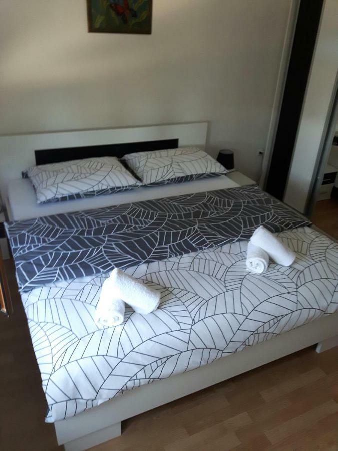 Apartman Petra & Tena Szluin Kültér fotó