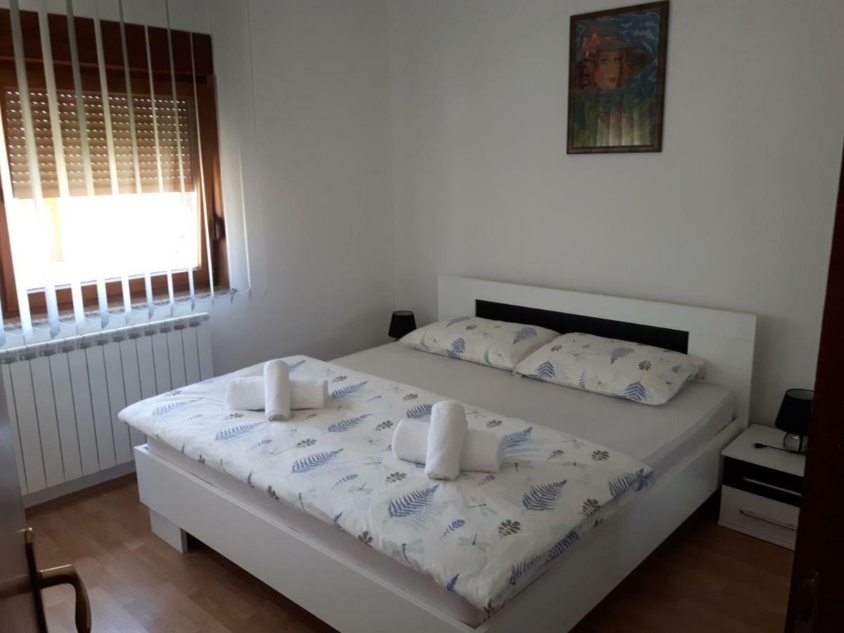 Apartman Petra & Tena Szluin Kültér fotó