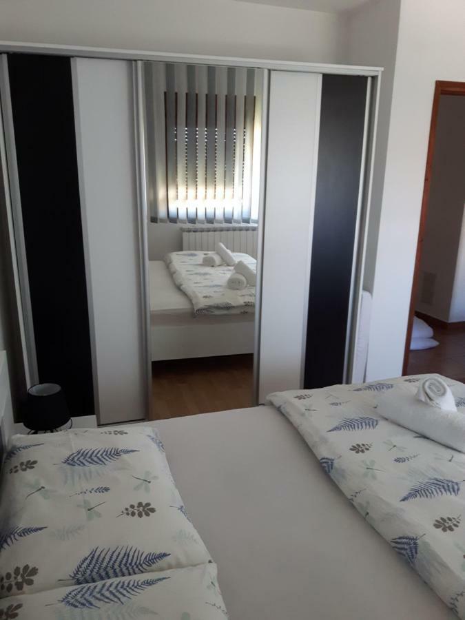 Apartman Petra & Tena Szluin Kültér fotó