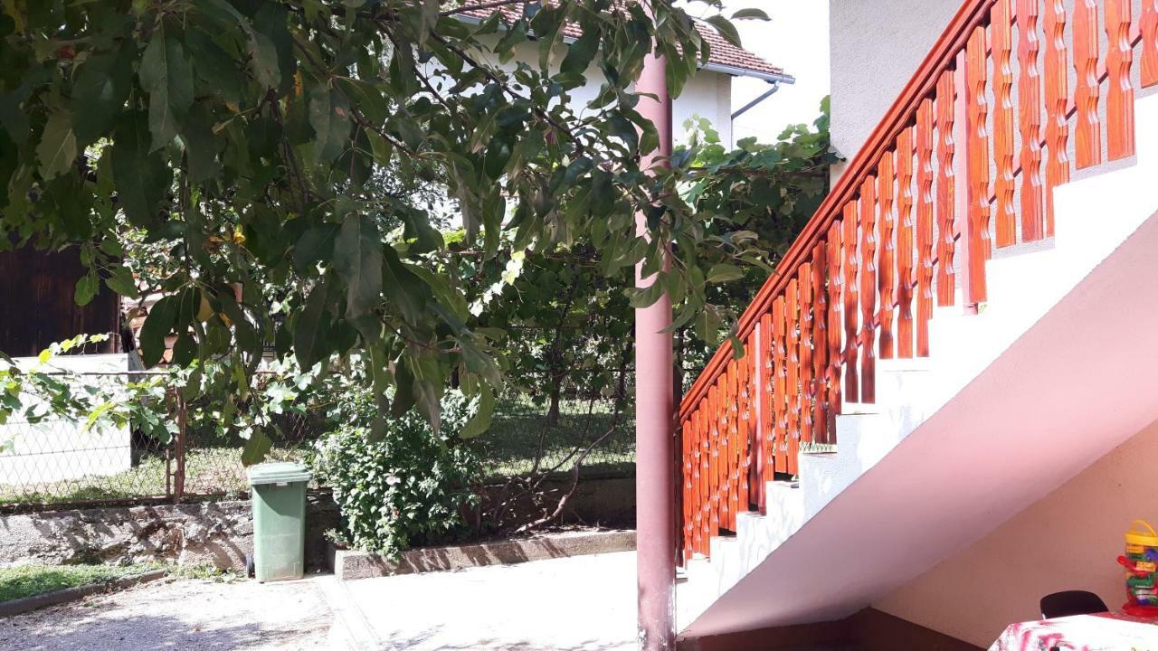Apartman Petra & Tena Szluin Kültér fotó