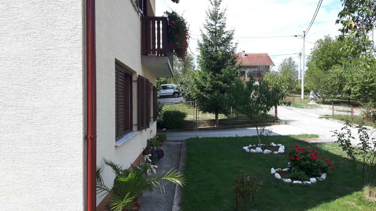 Apartman Petra & Tena Szluin Kültér fotó