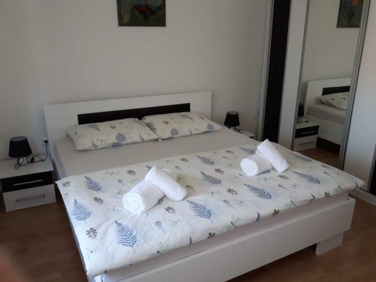 Apartman Petra & Tena Szluin Kültér fotó