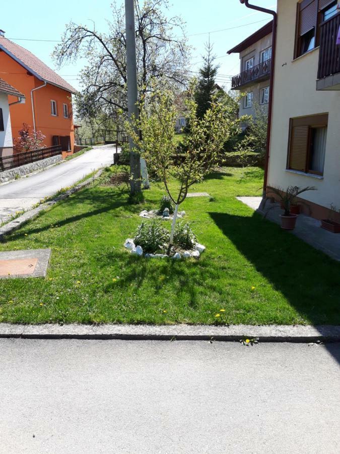 Apartman Petra & Tena Szluin Kültér fotó