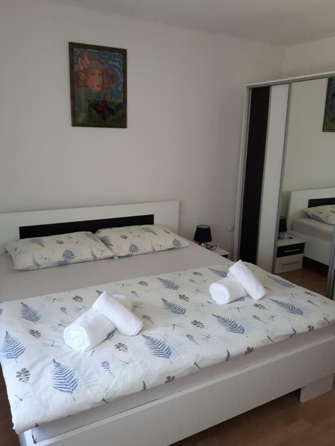 Apartman Petra & Tena Szluin Kültér fotó