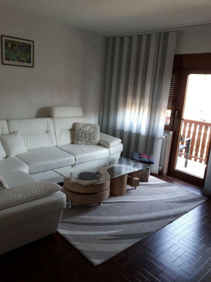 Apartman Petra & Tena Szluin Kültér fotó