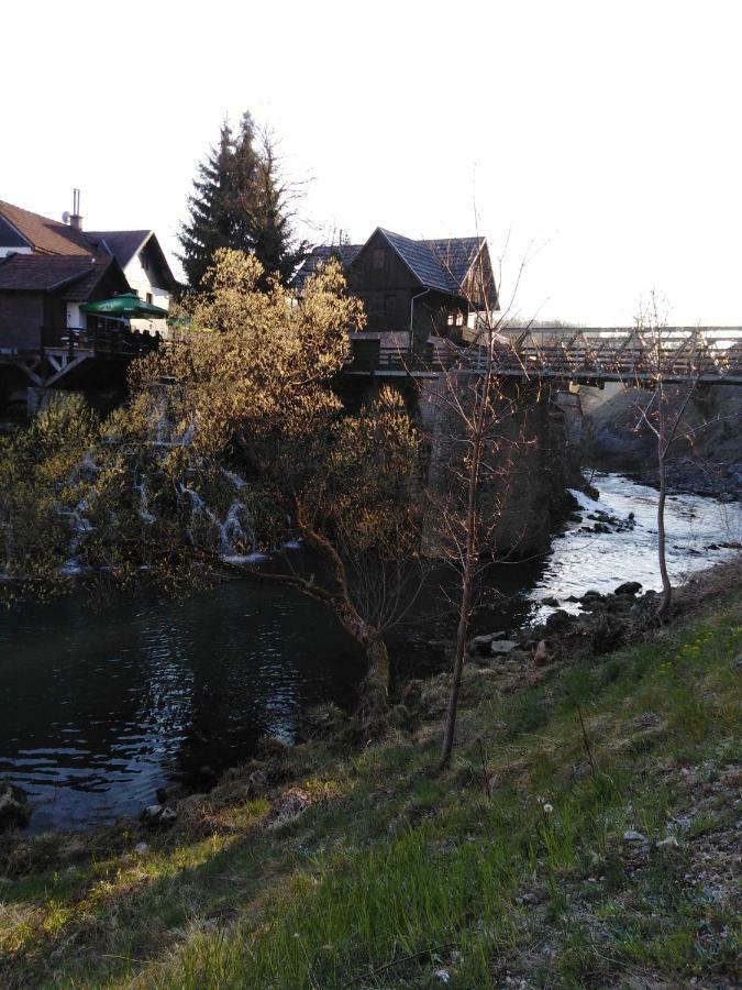 Apartman Petra & Tena Szluin Kültér fotó